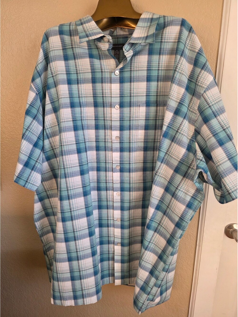 Van Heusen Men's 4XL Blue and White Plaid Short Sleeve Button-Up Shirt NWT
